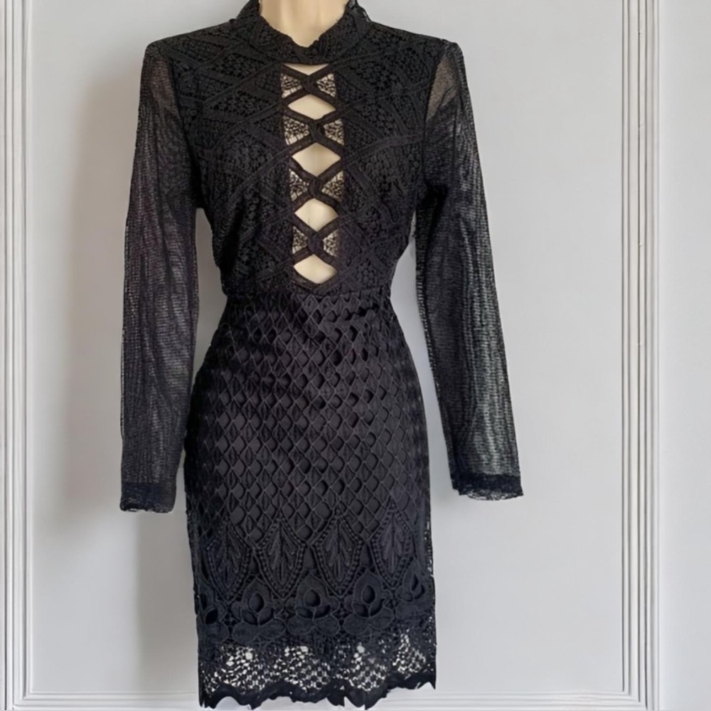 Black Long Sleeve Lace Backless Mini Dress